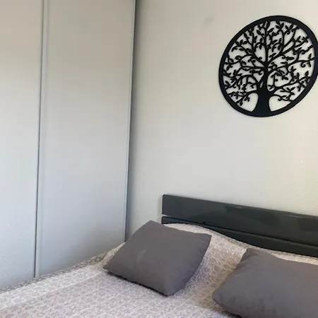 Saint-pierre-la-mer : T2 Avec Piscine, Parking, Clim, Terrasse - 4 Pers. - Fr-1-795-26 Apartment