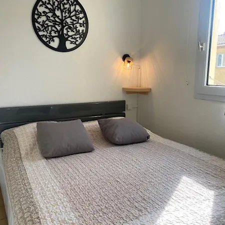 Saint-pierre-la-mer : T2 Avec Piscine, Parking, Clim, Terrasse - 4 Pers. - Fr-1-795-26 * Fleury (Aude)