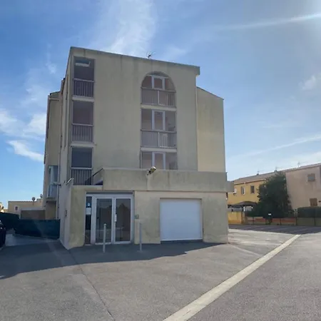 Apartment Saint-pierre-la-mer : T2 Avec Piscine, Parking, Clim, Terrasse - 4 Pers. - Fr-1-795-26 *