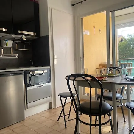 Apartment Saint-pierre-la-mer : T2 Avec Piscine, Parking, Clim, Terrasse - 4 Pers. - Fr-1-795-26 *