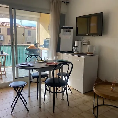 Saint-pierre-la-mer : T2 Avec Piscine, Parking, Clim, Terrasse - 4 Pers. - Fr-1-795-26 Apartment Fleury (Aude)